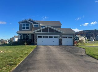 2095 Summerhill Cir, Shakopee, MN 55379