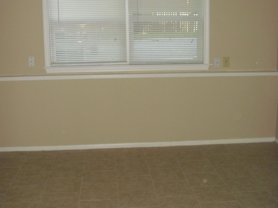 2nd image of 809 SW Mill St APT 201