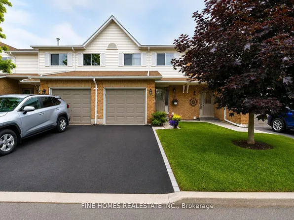 302 Maciver Blvd, Newmarket, ON L3X 1Y4