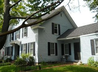 2 Lawrence St, Ashburnham, MA 01430