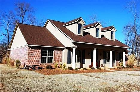 3rd image of 18 Heritage Blvd