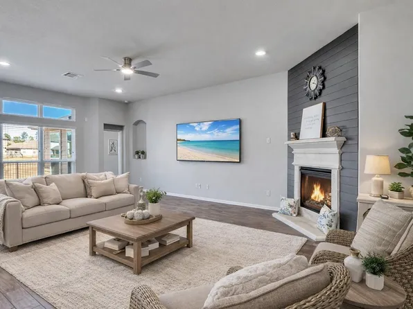10190 N Whimbrel Cir, Conroe, TX 77385