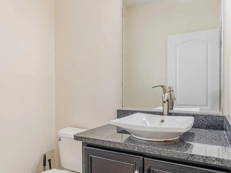 15316 Admiral Baker Cir — Photo 46