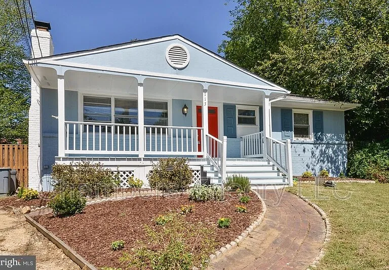113 Hickory Cir SW — Photo 2