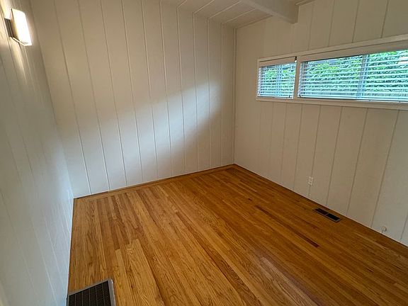 5th image of 179 Elm St APT 3