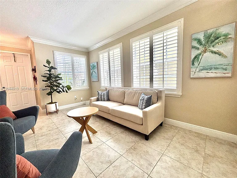 9109 Dupont Pl — Photo 16