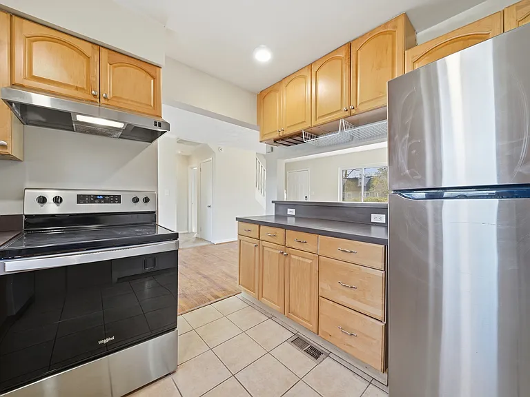 572 Rose Marie Ave — Photo 11