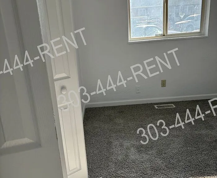 5545 Zion Ct — Photo 3