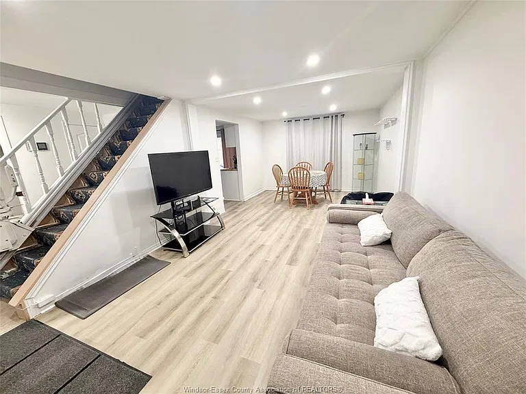 10664 Atwater Cres #MAIN — Photo 3