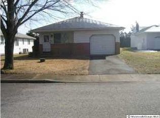 4 Bequia Ct, Toms River, NJ 08757