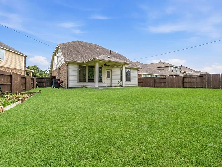 4551 Overlook Bend Dr — Photo 20