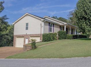 220 Charleston Dr, Goodlettsville, TN 37072