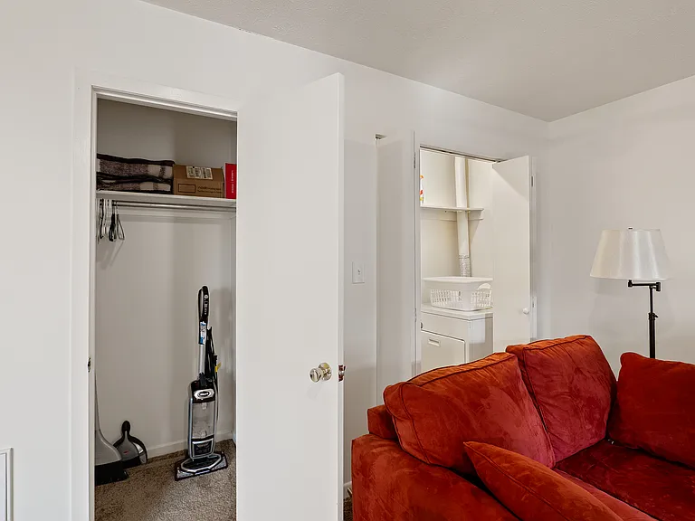 1 Rosecrest St #1C — Photo 17