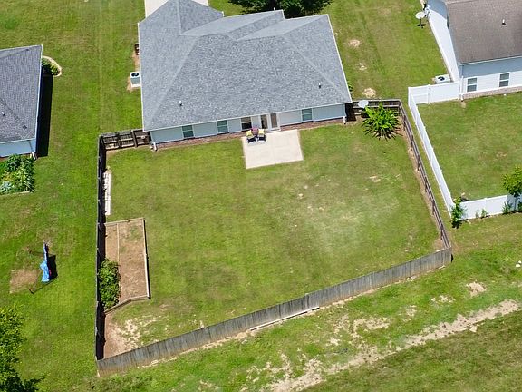 4th image of 2037 Sparrow St