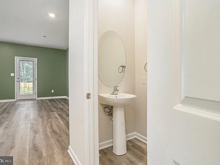1143 Martin Rd — Photo 17