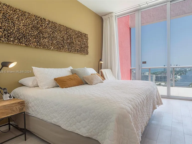 2600 E Hallandale Beach Blvd #T3307 — Photo 12