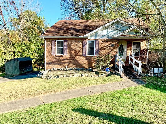 3rd image of 3401 Oak Lawn Dr