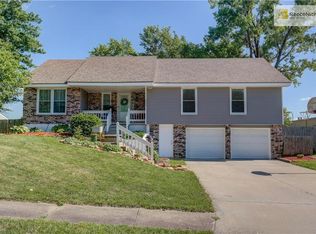 905 SE 5th Ter, Lees Summit, MO 64063
