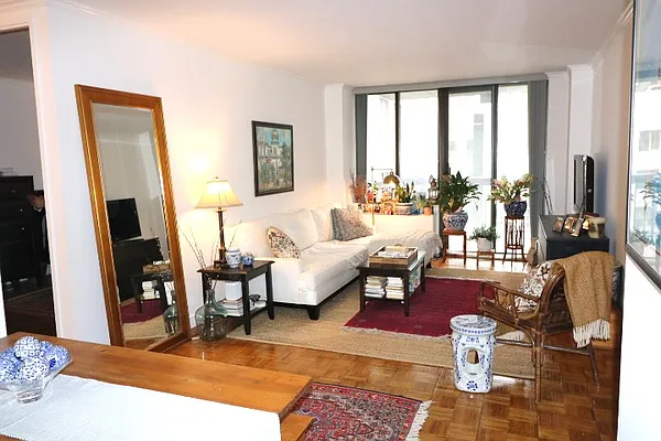 Rented by Newell and Assoc. | media 7