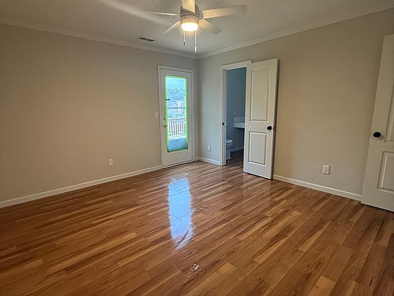 5th image of 511 Coronation Dr