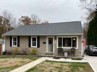 335 E Poplar St, Mount Airy, NC 27030