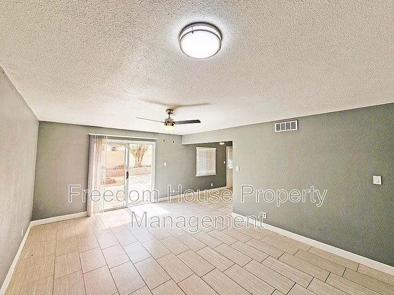 5409 Mountain View Dr — Photo 5