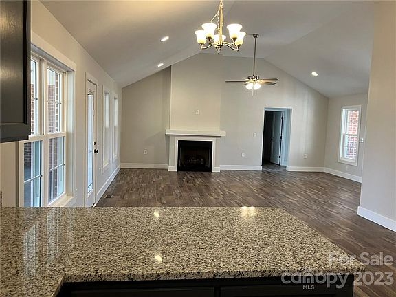 5th image of 116 Kingston Pl