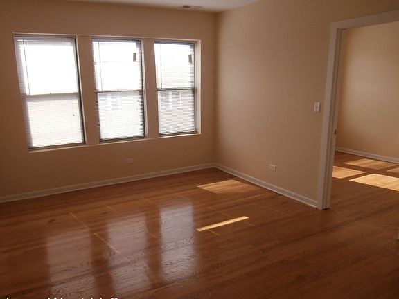 4th image of 4751 N Troy St APT 3W