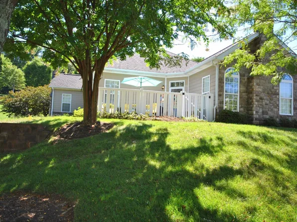 1065 Jefferson Way, Forest, VA 24551