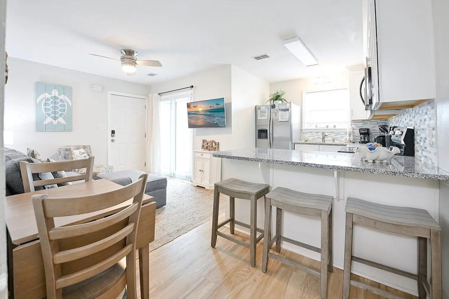 2 bed, 2.0 bath, 796 sqft, $2,030 — Photo 1