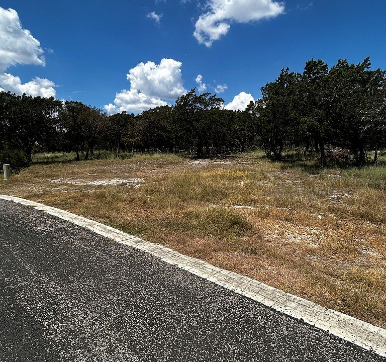 2nd image of 146 Concepcion