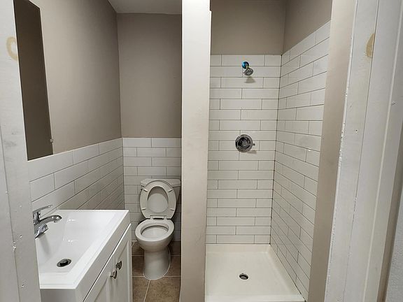 5th image of 113 S 11th St Floor 3