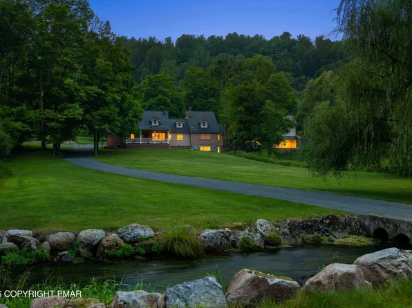 917 Lower Cherry Valley Rd, Stroudsburg, PA 18360