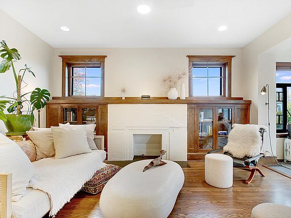 4th image of 5125 N Winthrop Ave APT 3F