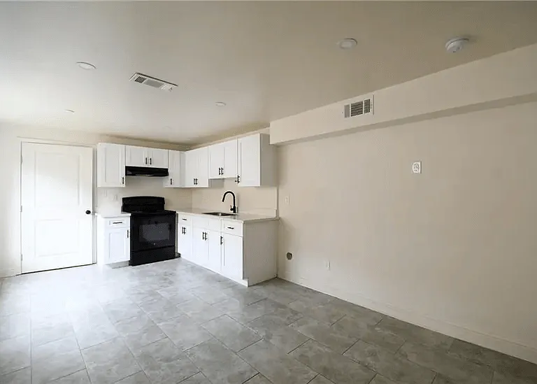 740 Thayer St #2B — Photo 3