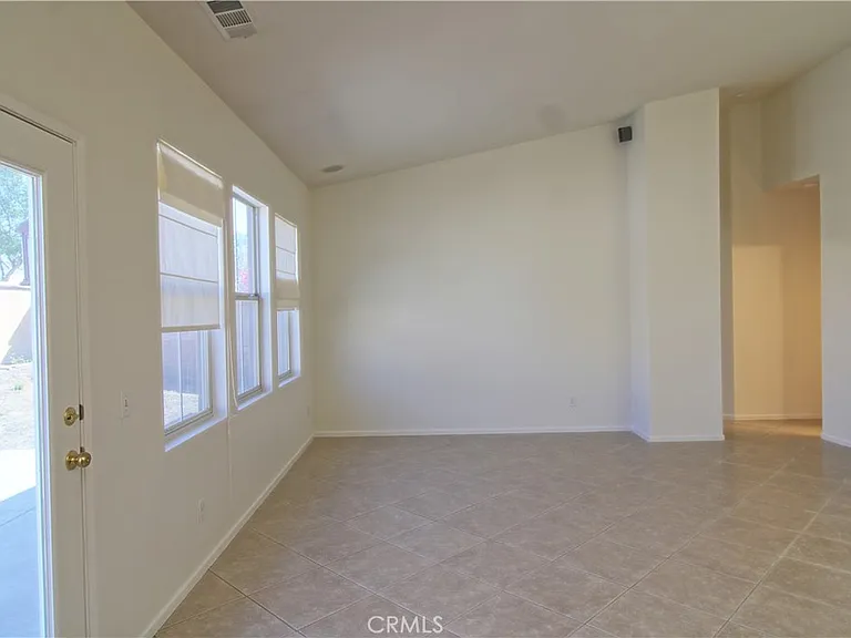 28422 Belleterre Ave — Photo 8