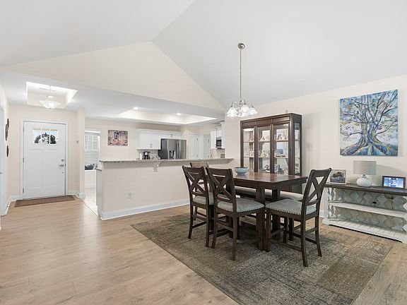 4th image of 912 Cygnet Dr.