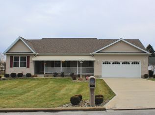 708 Ava Ct, Hubbard, OH 44425