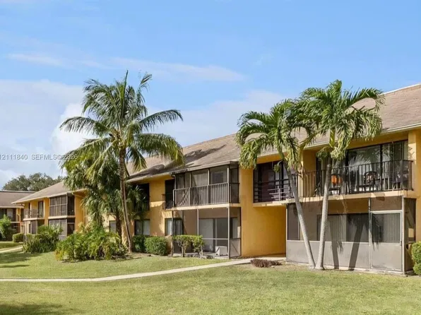 5901 Washington St APT 250, Hollywood, FL 33023