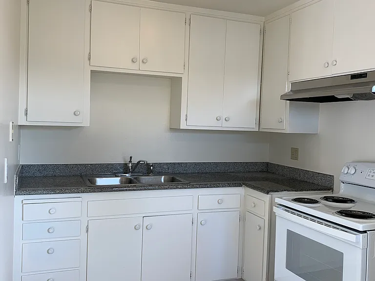 1929 California St #5 — Photo 9