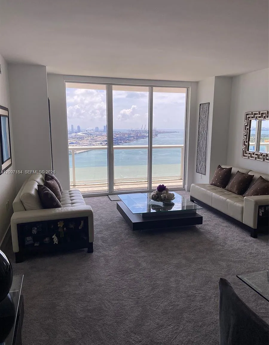 50 Biscayne Condo — Photo 2
