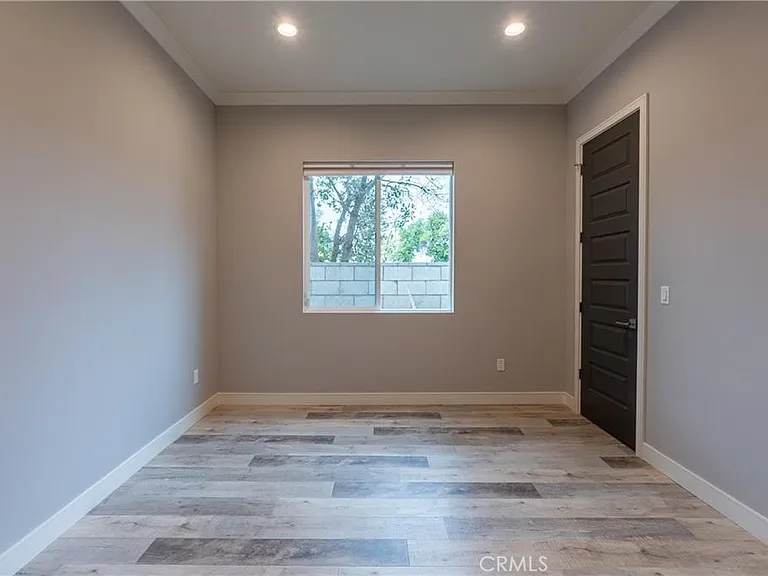 6940 Peach Ave — Photo 35