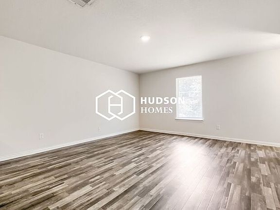 4th image of 5904 Montague St