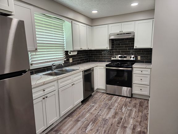 2nd image of 6165 Island Dr NW