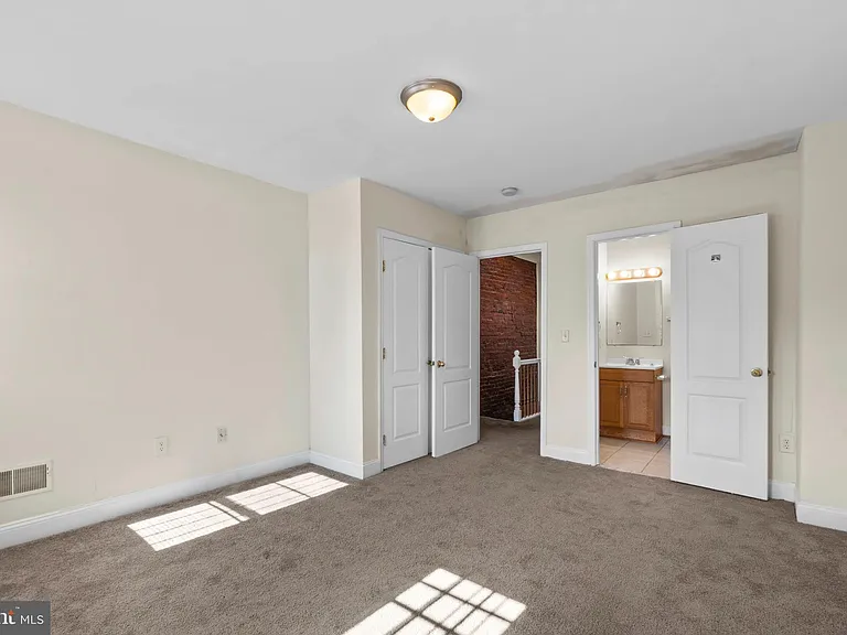 514 N Milton Ave — Photo 21