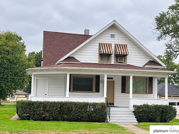 2nd image of 746 W 9th St
