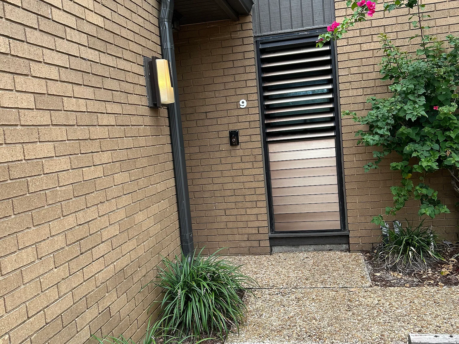 2 bed, 1200 sqft, $3,750 — Photo 2