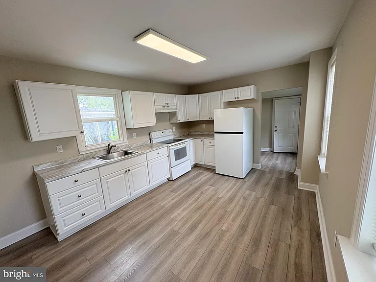 806 High St — Photo 16