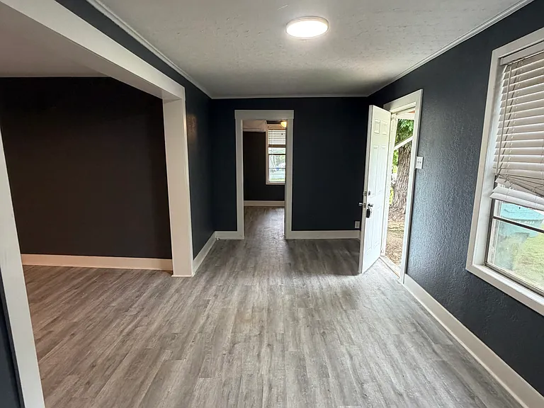 528 E Orange St — Photo 5
