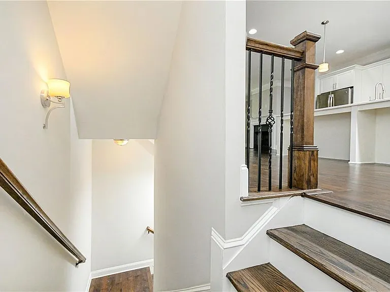 1299 Linden Ct NE — Photo 19